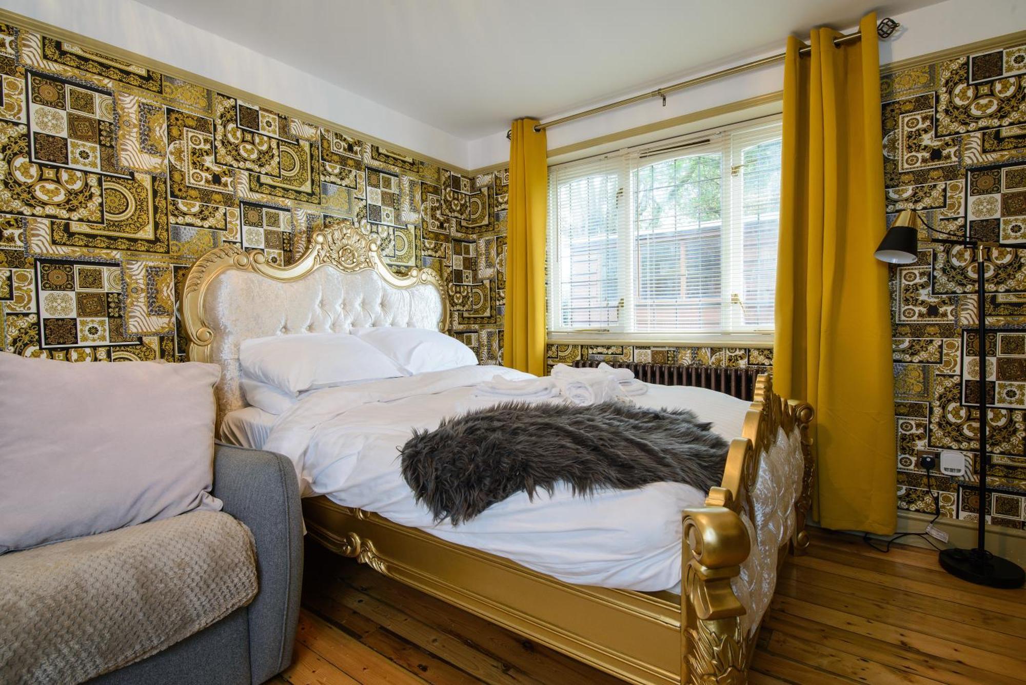 Deluxe 4 Or 5 Bed House With Hot Tub, Cinema Room Sleeps 15 Saffron Walden Zewnętrze zdjęcie